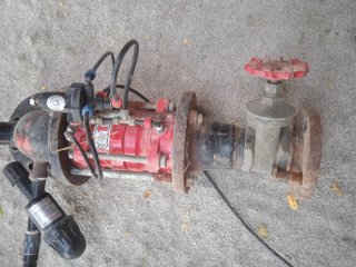 Regulador de presión de bomba de agua