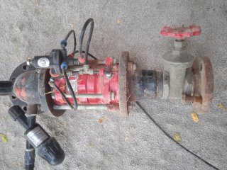 Regulador de presión de bomba de agua