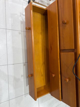 Cómoda de madera