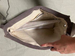 Bolso de ante gris