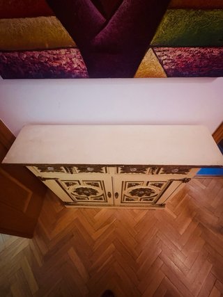 Recibidor vintage madera y metal. Y cuadro.