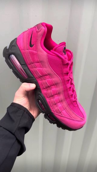 Nike Air Max 95 Rosa y Negro talla a consultar