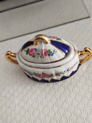 Lote 2 piezas porcelana antigua decorada