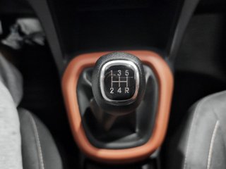 Hyundai i10 1.0 Tecno Orange 49 kW (66 CV)
