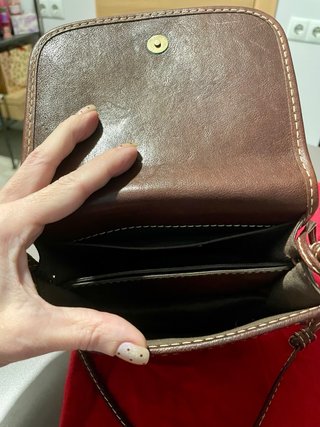 Bolso Carolina Herrera cuero grabado