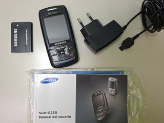 Samsung SGH-E250 Móvil + Cargador + Batería