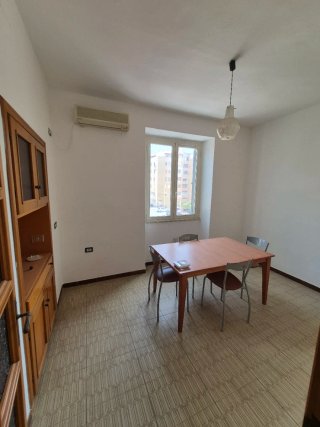 vendesi appartamento in centro a carbonia