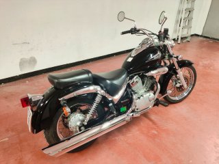 Suzuki Intruder VL125 Bícilindrica Permiso B
