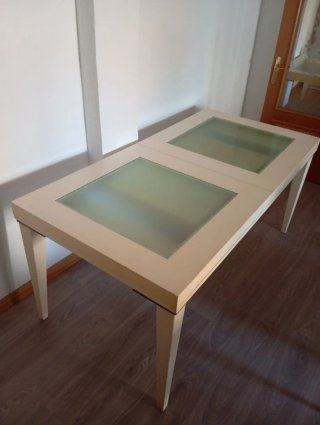 Mesa extensible y 6 sillas