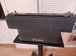 MÁQUINA DE ESCRIBIR OLIVETTI LEXICON 80