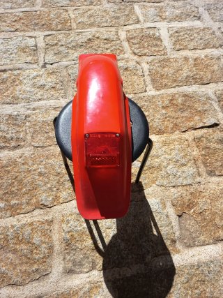 Guardabarros trasero rojo