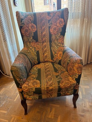 Pareja Sillones Clásicos Orejeros Tapizados