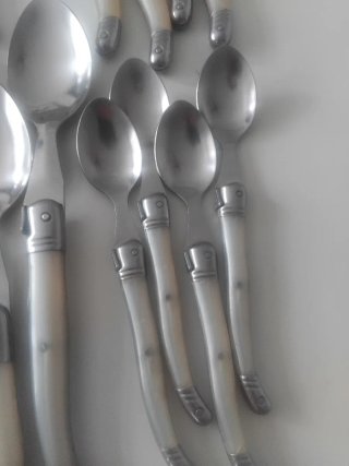 Cubertería Laguiole 4 pax