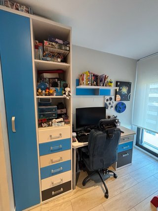 Habitación juvenil con cama nido.  URGE VENTA