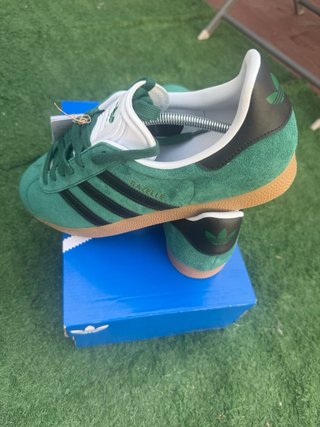 Adidas Gazelle Verde Talla 43 1/3
