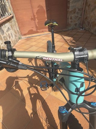 Bici Eléctrica Cube