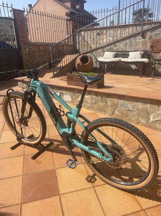 Bici Eléctrica Cube