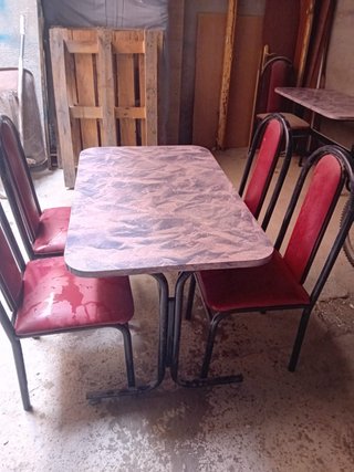 2 Mesas 110x70 y 10 Sillas Rojas