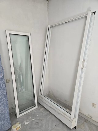 Puerta corredera con persiana 110 cm ancho