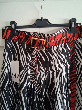 Falda Zara Estampado Cebra