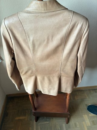 Chaqueta de piel beige
