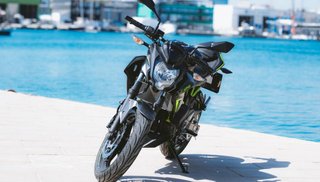 Kawasaki Z 125 Naked Negra y Verde