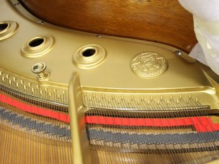 Piano de Cola Kawai 150cm Japonés