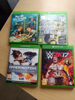 Lote 4 Giochi Xbox One: FIFA 17, Overwatch, WWE 2K