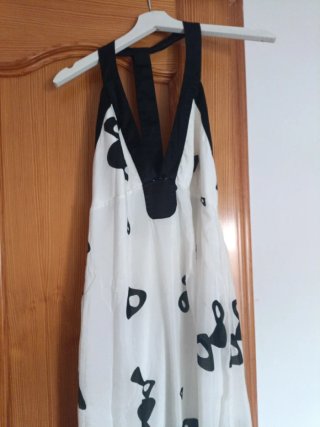 Vestido largo estampado blanco y negro