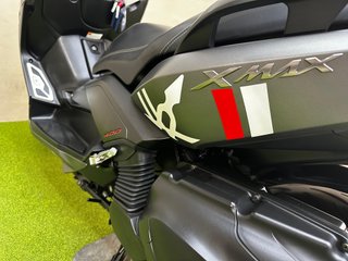 Yamaha X-MAX 400