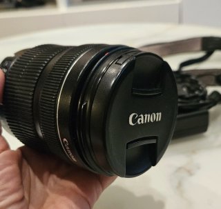 Cámara Canon EOS 760D con objetivo