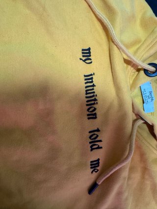 Sudadera Bershka amarilla