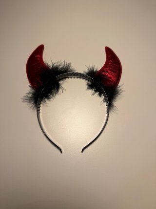 Diadema cuernos de diablo rojos