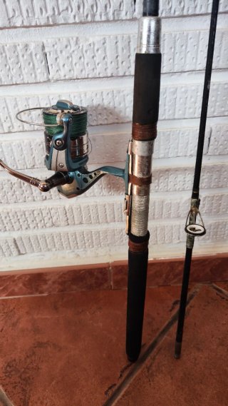 Caña de pescar y carrete
