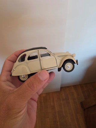 Coche escala Citroën 2CV Clásico Beige