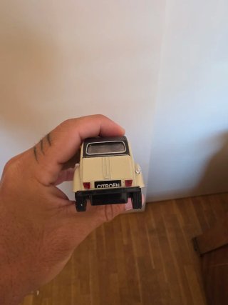 Coche escala Citroën 2CV Clásico Beige