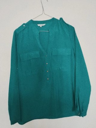Camiseta verde de manga larga