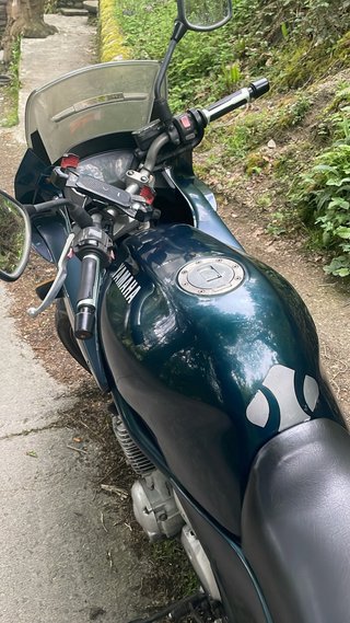 Yamaha XJ600 con ITV
