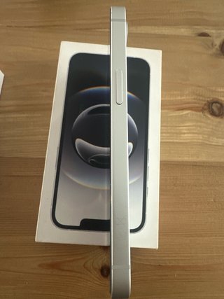 iPhone 16e completo y en perfecto estado, solo