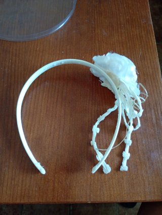 Diadema y fajín con flores