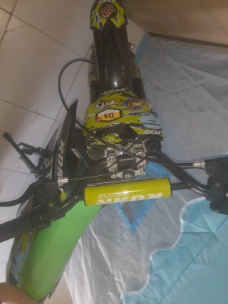 Moto ROAN Cross Negra y Verde