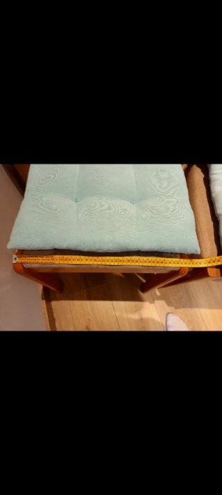 2 Sillas de Madera 5€unidad, el par por 9€