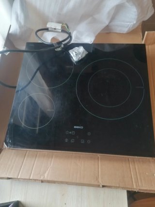 Placa Inducción Beko Negra 3 fuegos