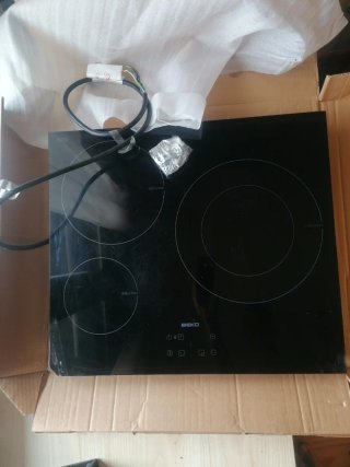 Placa Inducción Beko Negra 3 fuegos