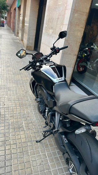 Honda CB 1000 RA Negra