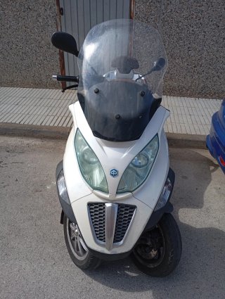 Piaggio MP3 500 LT Scooter Maxi