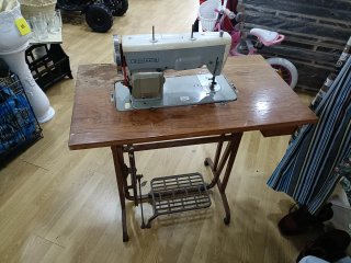Máquina de coser Wertheim