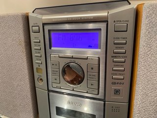 Mini equipo de música SANYO