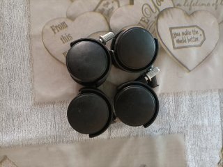 4 Ruedas Negras para Muebles