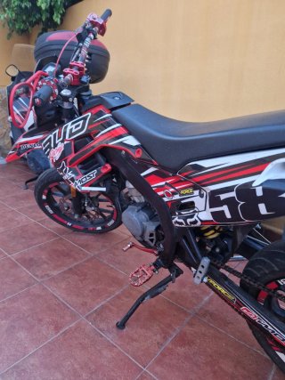 Derbi Senda SM 50 con piezas de recambio